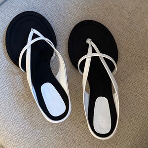 Khaite Women's Monroe Black and White Sandals